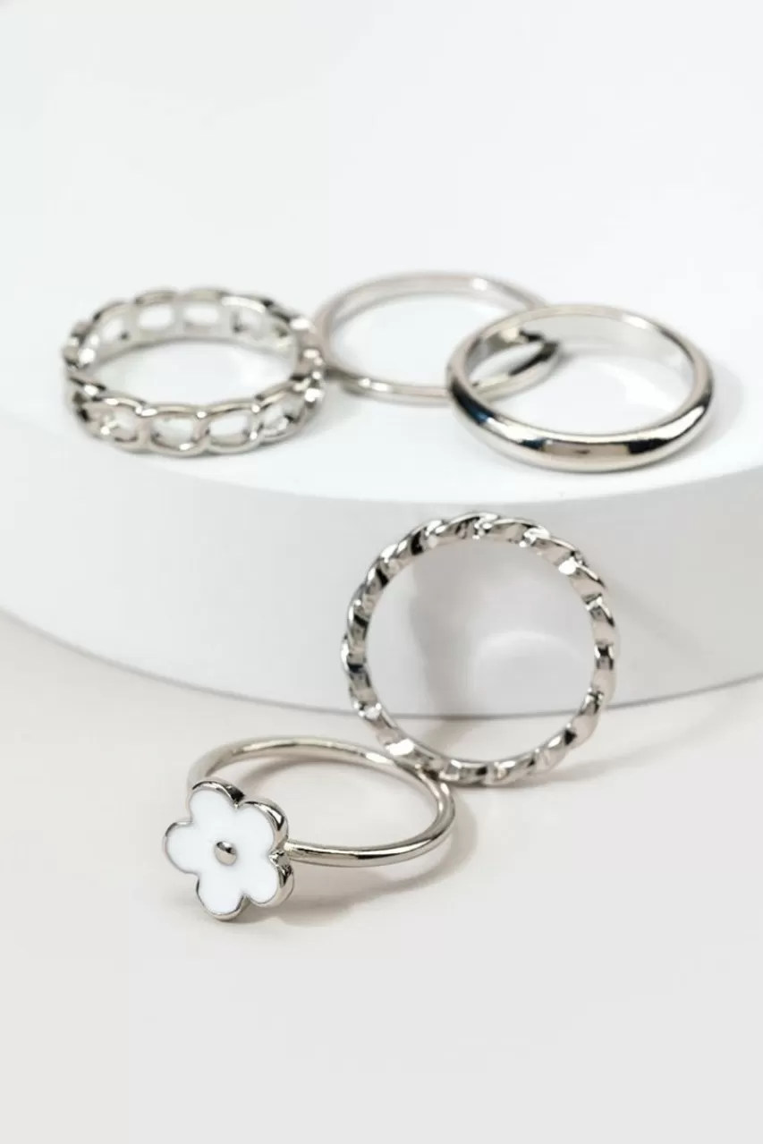 Francesca's Anette Daisy Ring Set