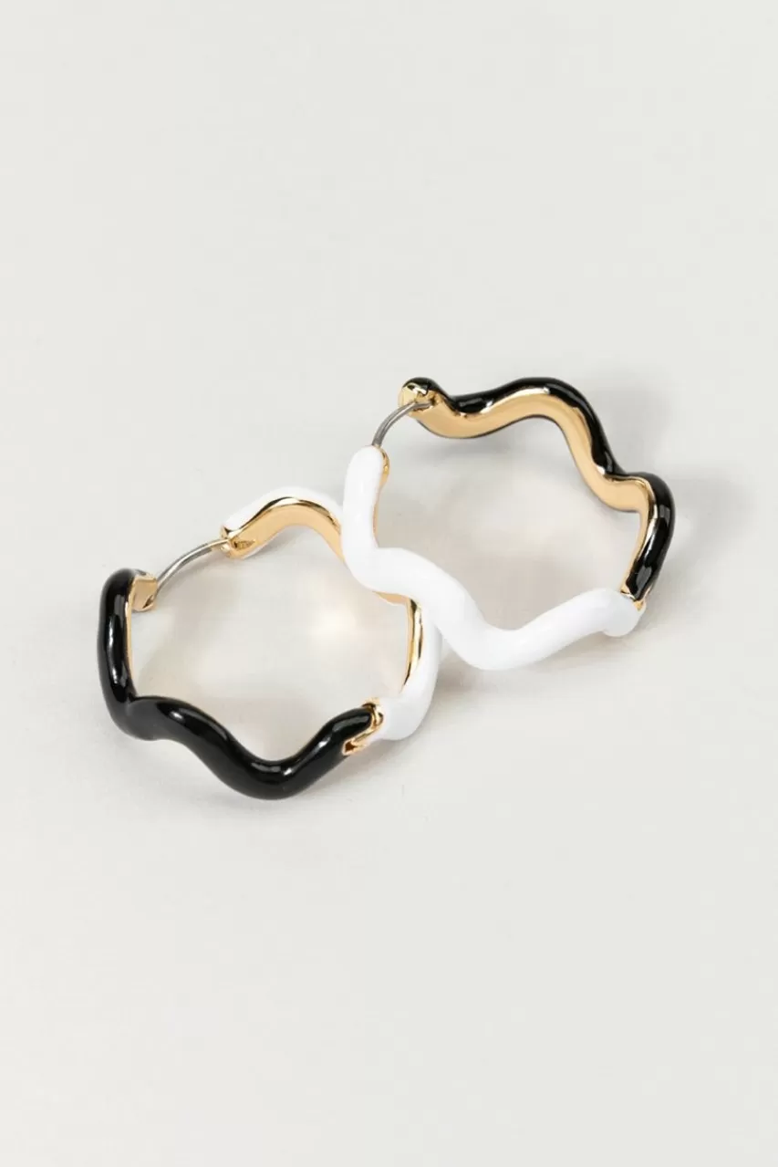 Francesca's Jill Two-Tone Wavy Hoop Earrings