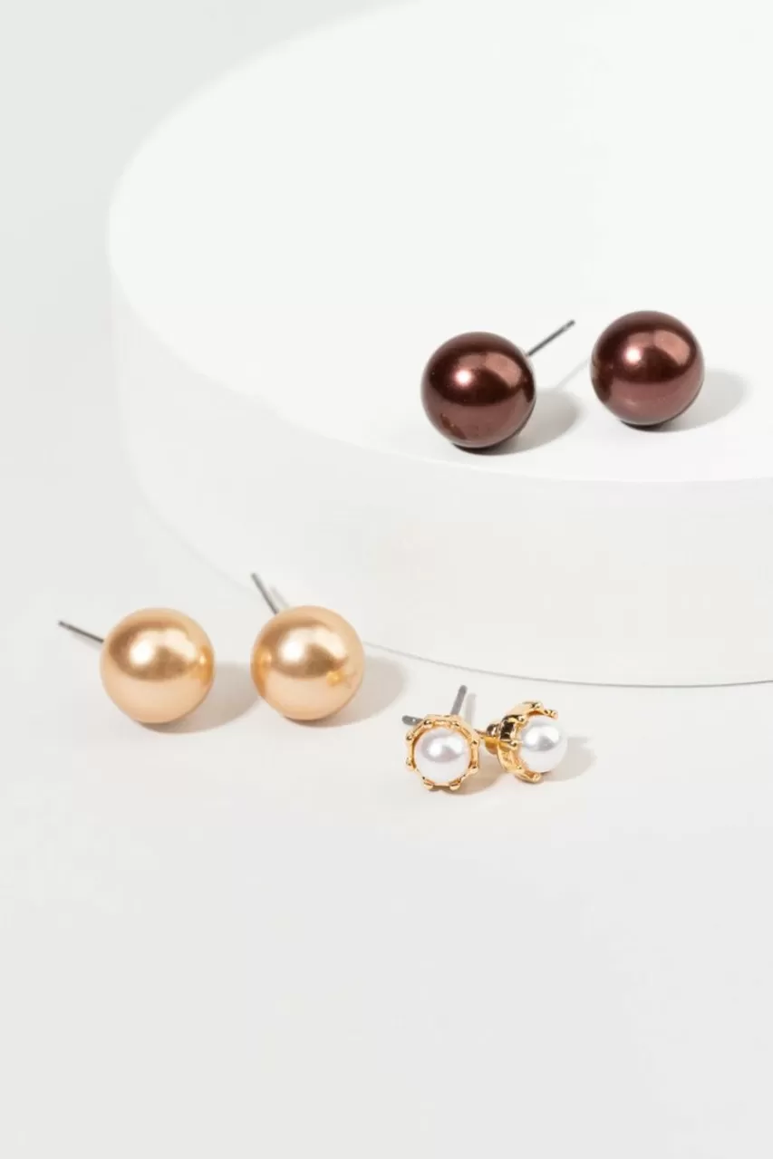 Francesca's Lara Gradual Pearl Earring Set