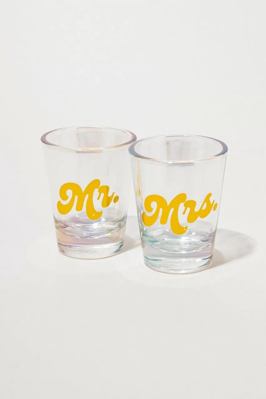 Francesca's Mr And Mrs Shot Glasses Set